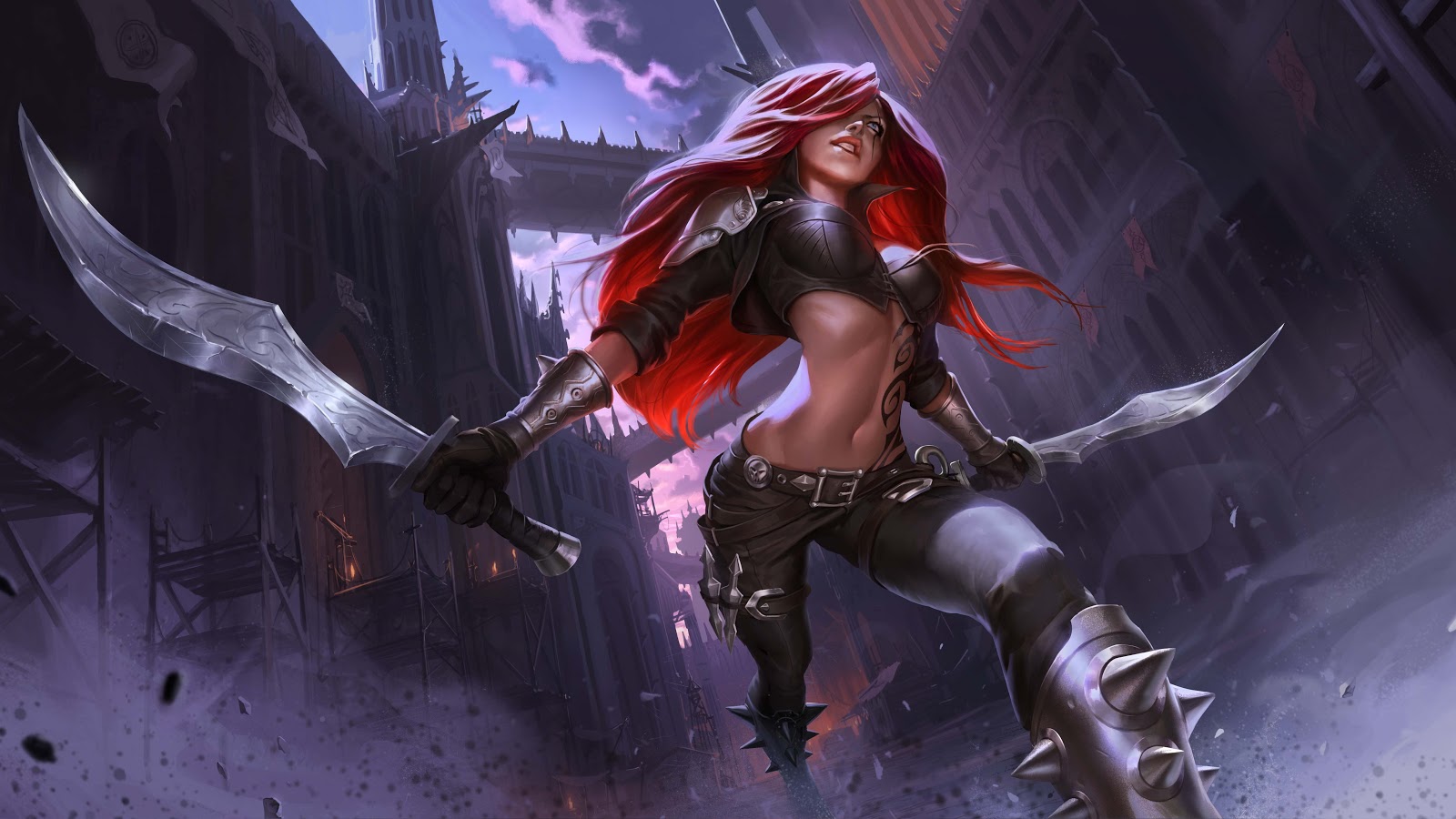 Katarina gata de luptă, stând cu brațele întinse și cu câte o sabie în ambele mâini.